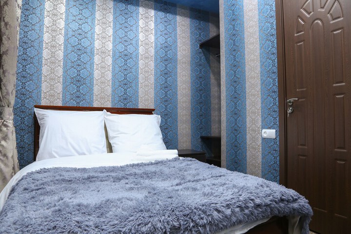 Room 10 of 30