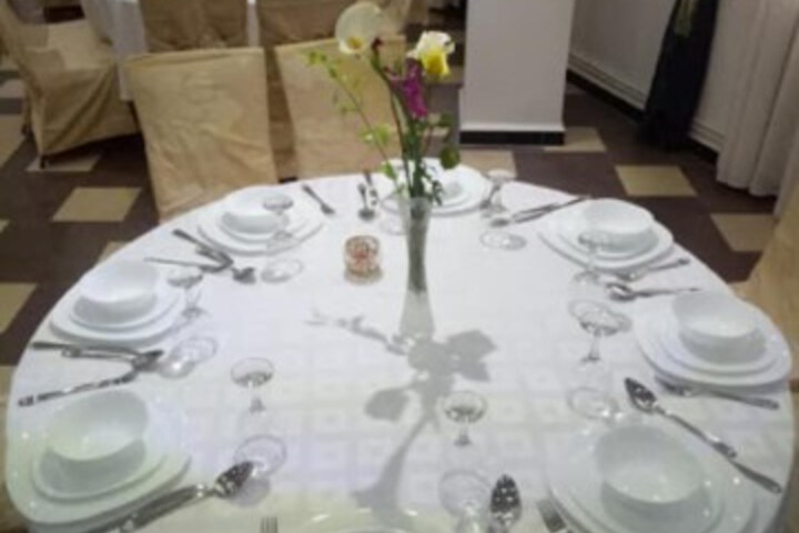 Dining 32 of 41