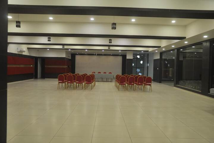 Ballroom/Hall 24 of 36