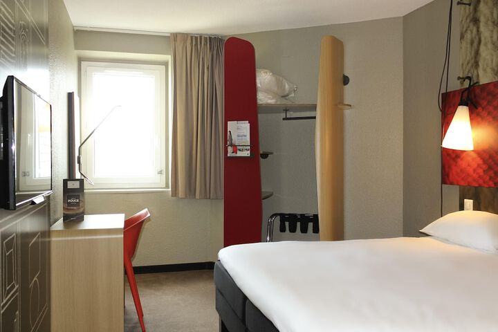 Room 22 of 93