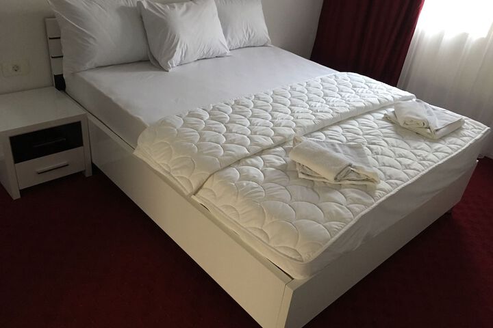 Room 5 of 50