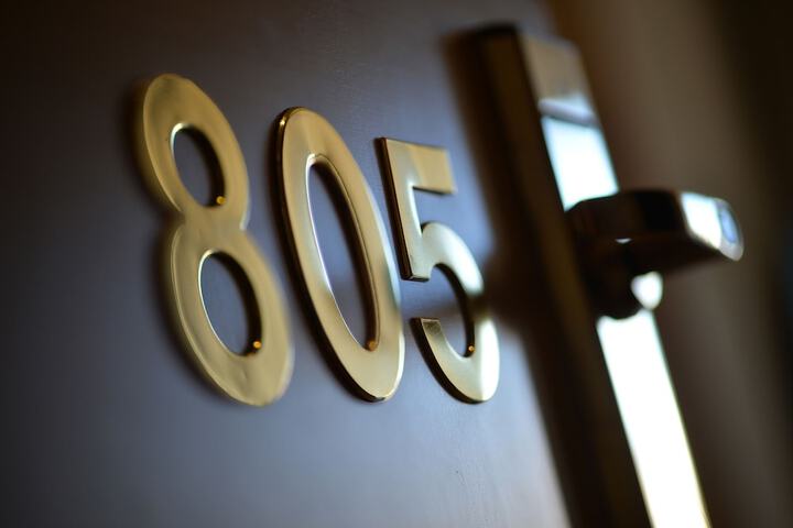 Room 24 of 166