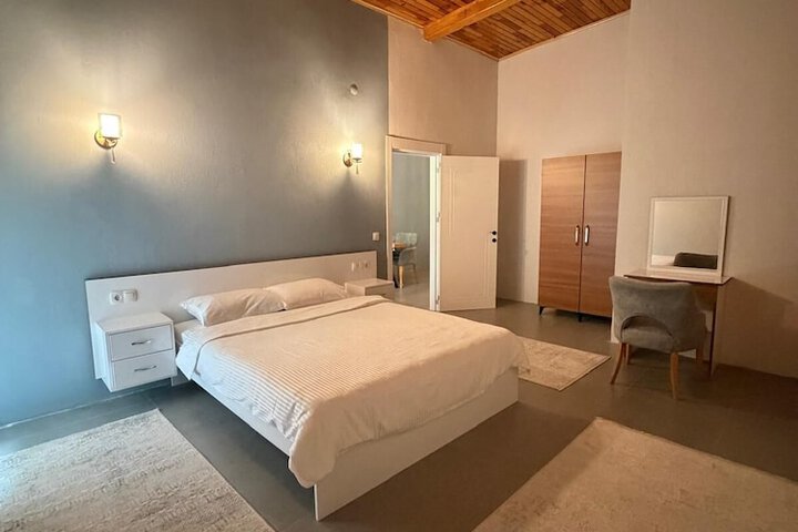 Room 13 of 52