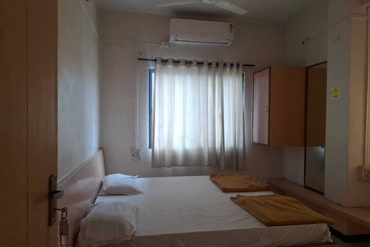 Room 4 of 23