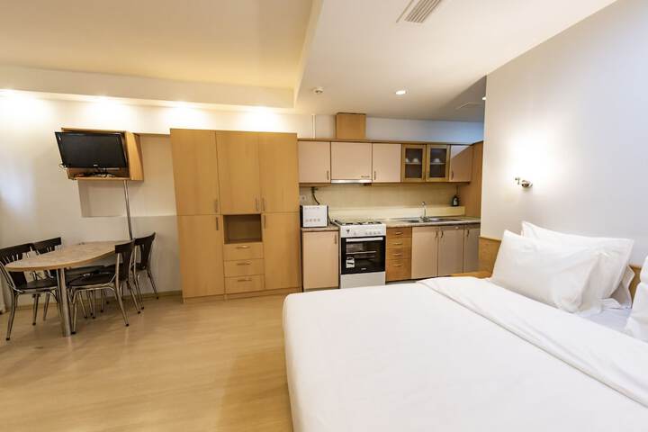 Room 22 of 48