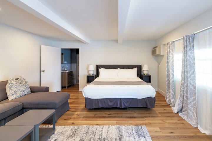 Room 9 of 22