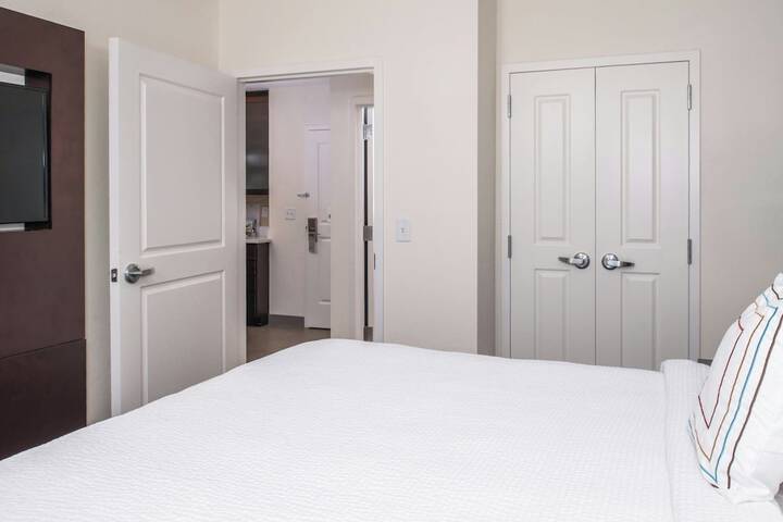 Room 18 of 53