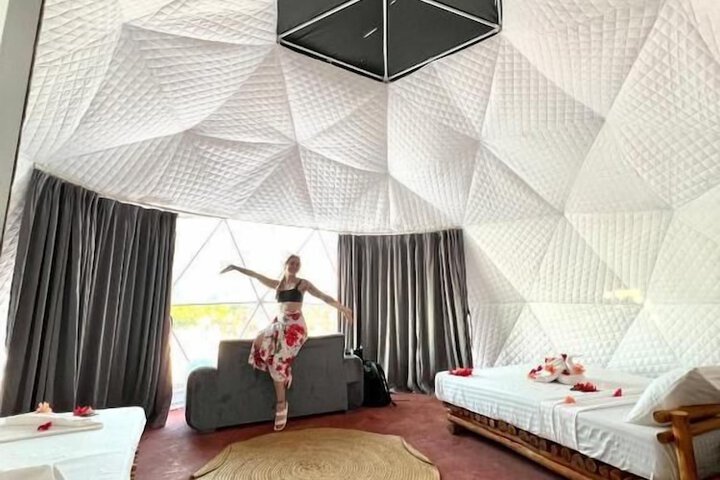 Room 2 of 20