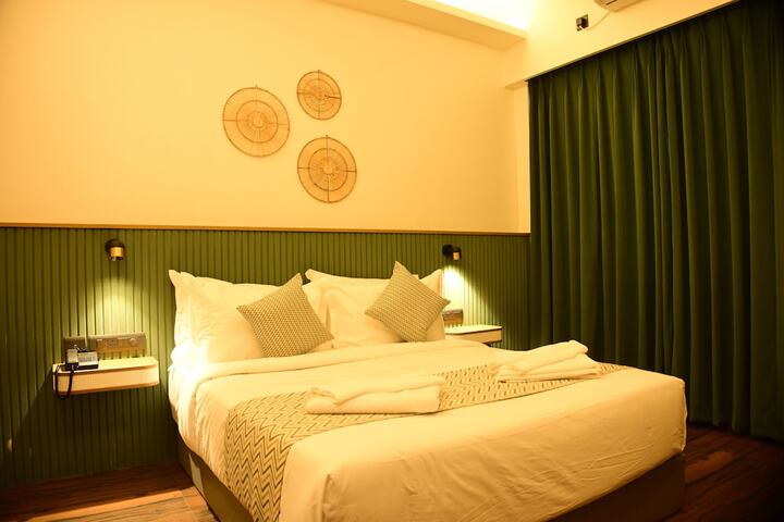 Room 5 of 37