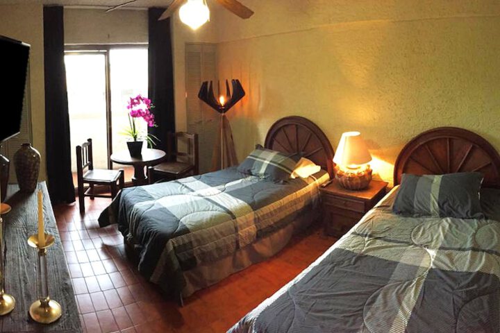 Room 8 of 13