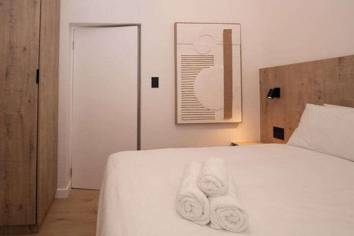 Room 6 of 37