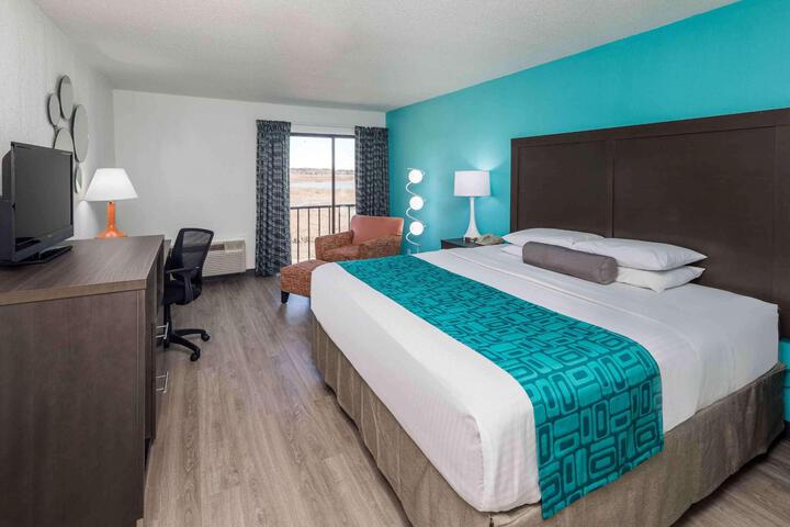 1 King Bed (7 of 7)
