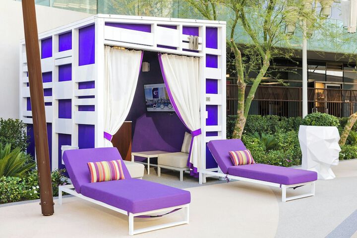Lounge 149 of 159