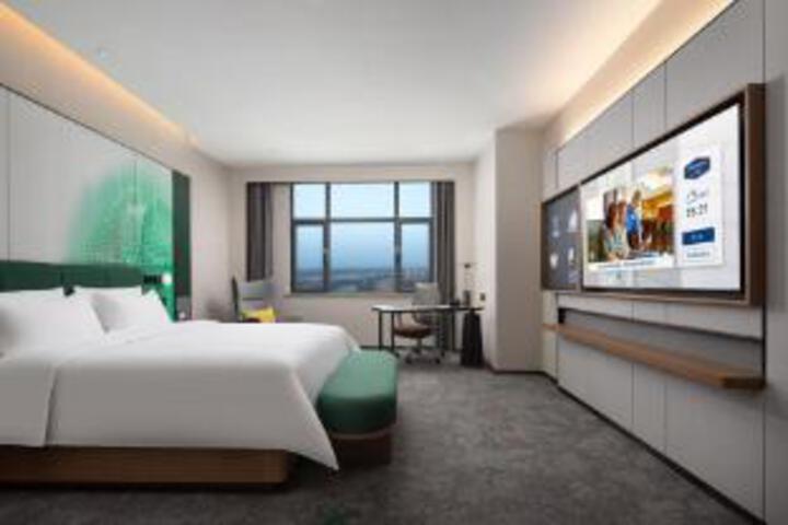 Room 7 of 8