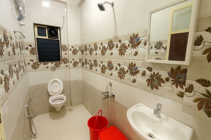 Room 13 of 20