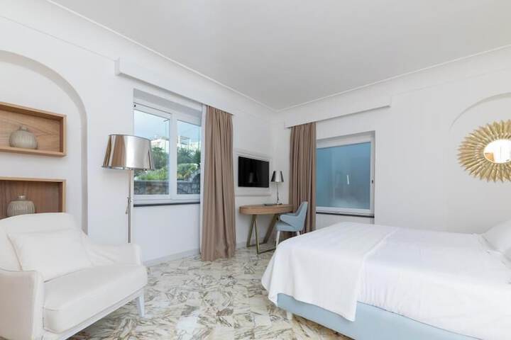Room 16 of 110