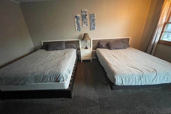 Basic Double Room 2 Queen Beds (2 of 8)
