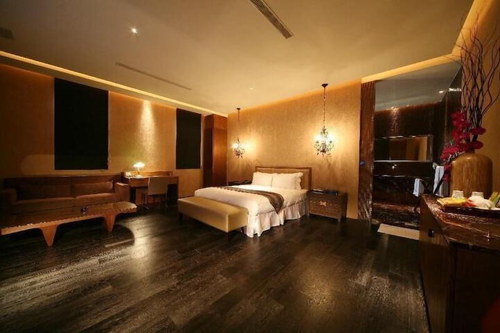 Room 21 of 45