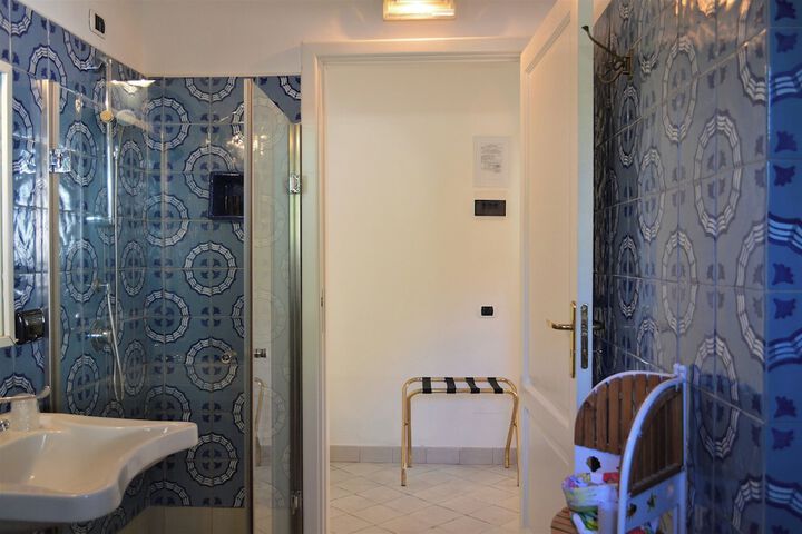 Room 43 of 76