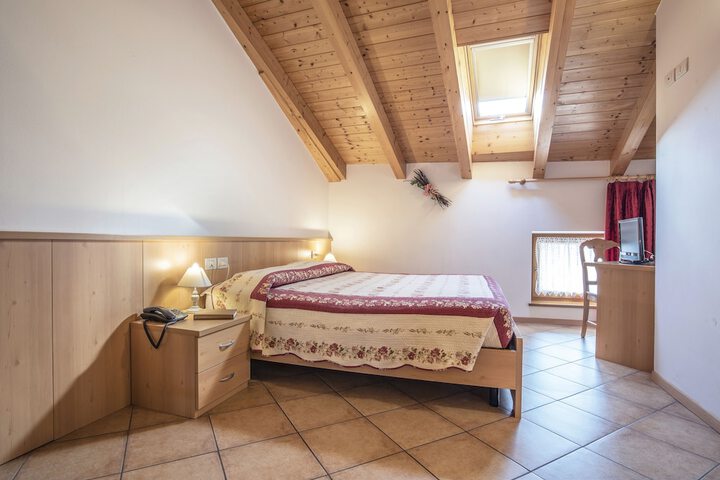 Room 9 of 47