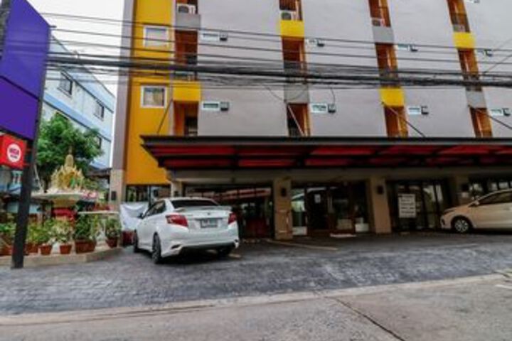 Hotel 66 of 100