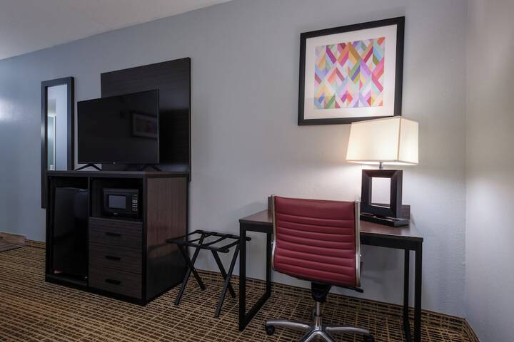 Room 8 of 23