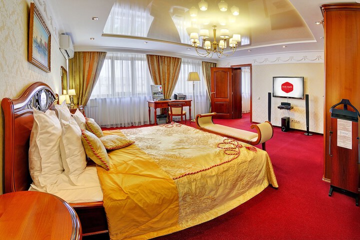 Room 28 of 63