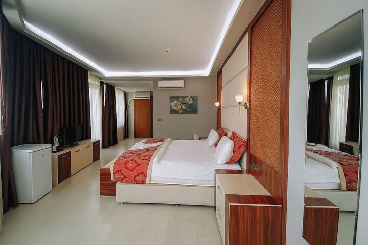 Room 35 of 71