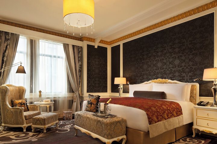 Room 38 of 182