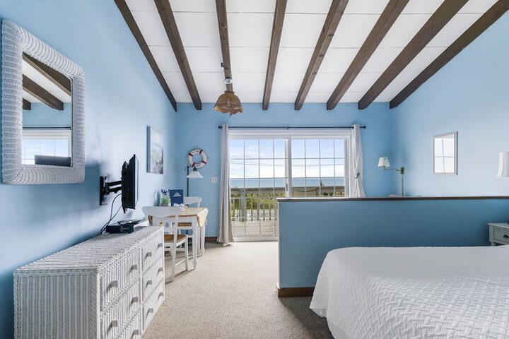 Room 213 of 663