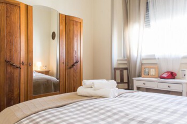 Room 52 of 64