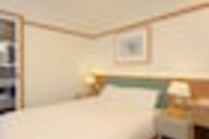 Room 8 of 111