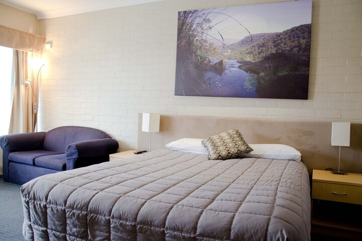 Room 4 of 31