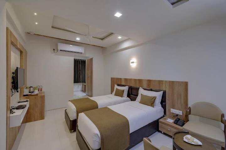 Room 15 of 53