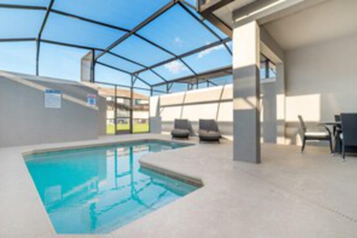 Pool 11 of 26