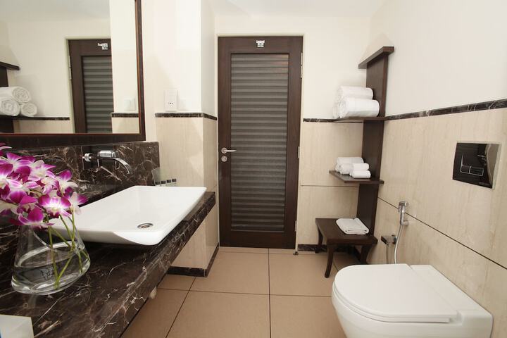 Room 34 of 104
