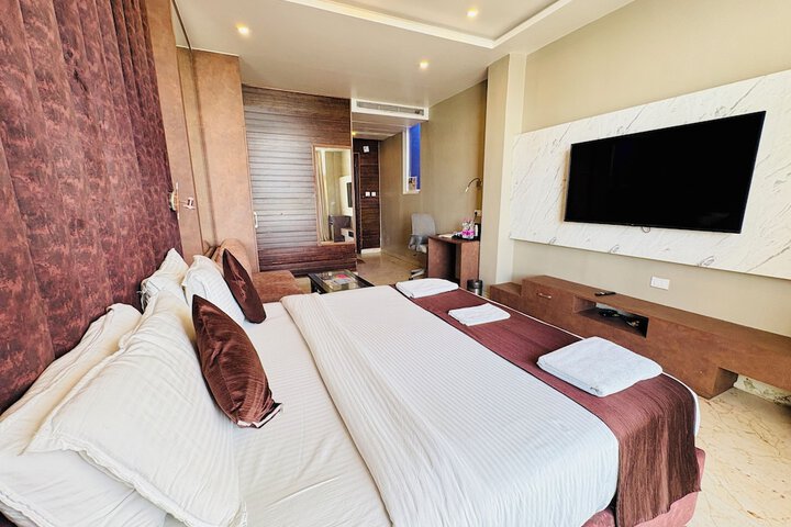 Room 25 of 57