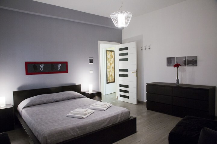 Room 4 of 24