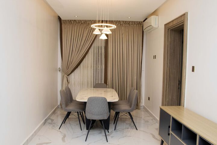 Room 33 of 46