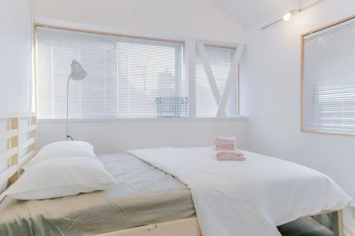 Room 5 of 15