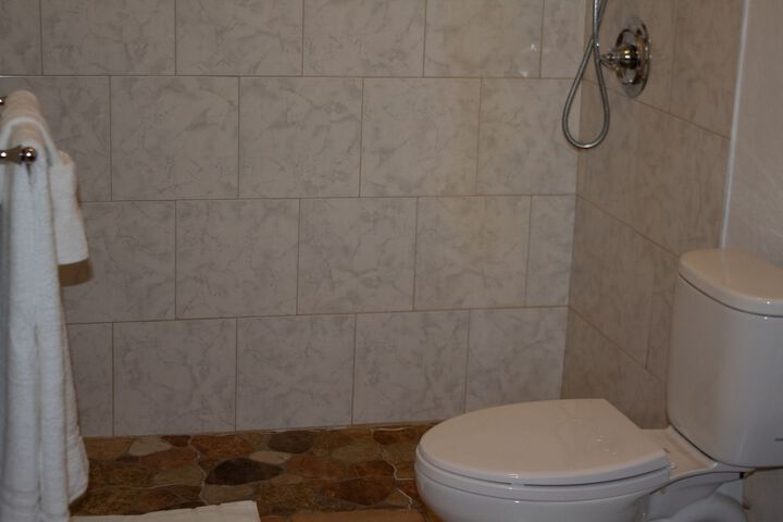 Room 5 of 6