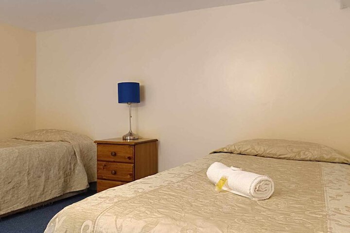 Room 172 of 283