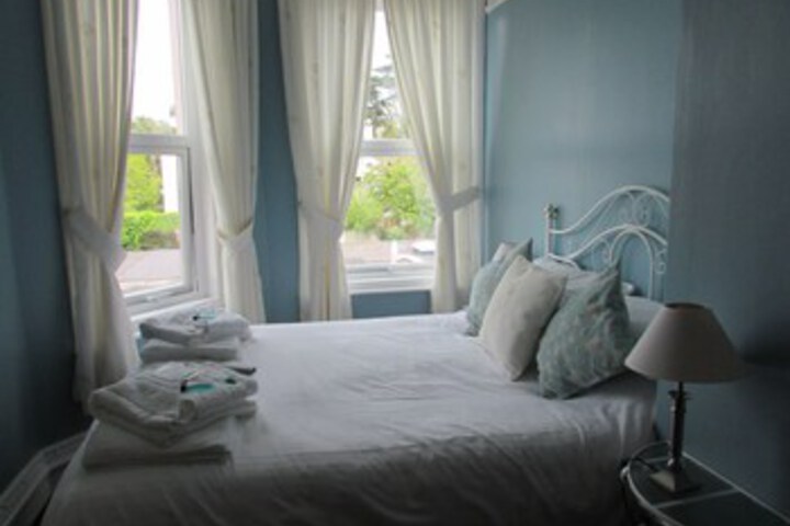 Room 70 of 77