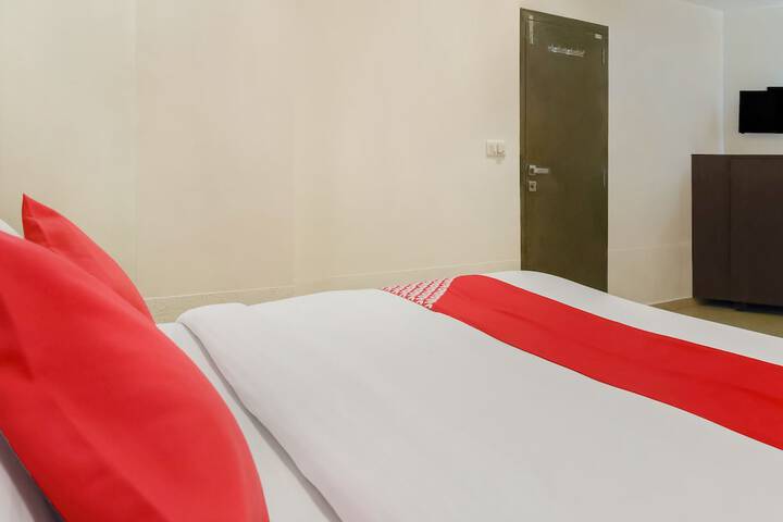 Room 9 of 24