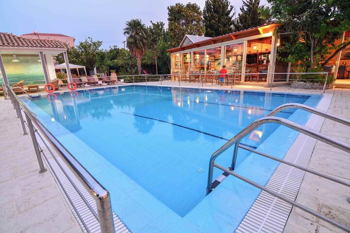 Pool 43 of 103