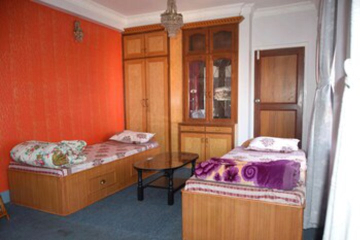 Room 18 of 25