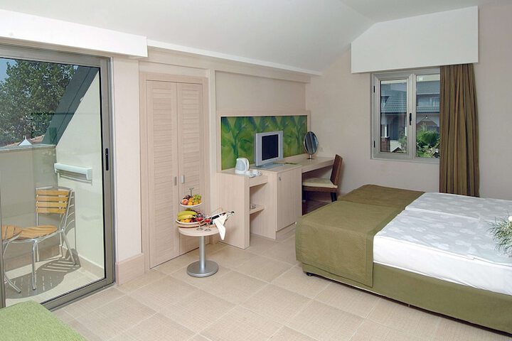 Room 14 of 97