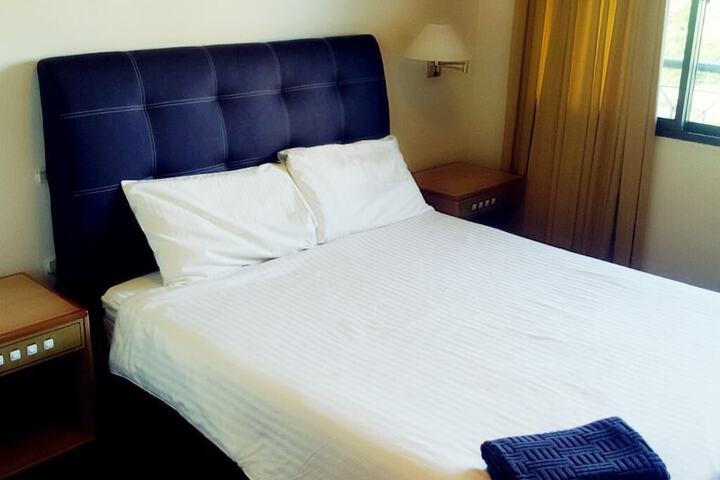 Room 4 of 20