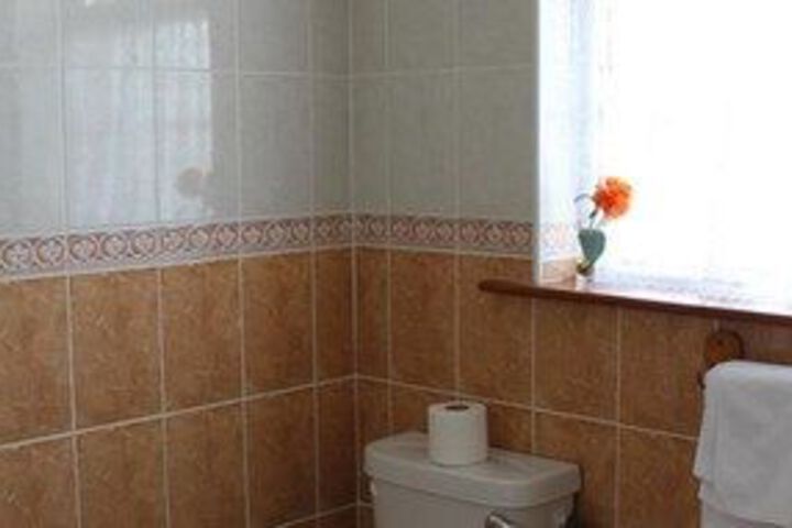 Room 2 of 27