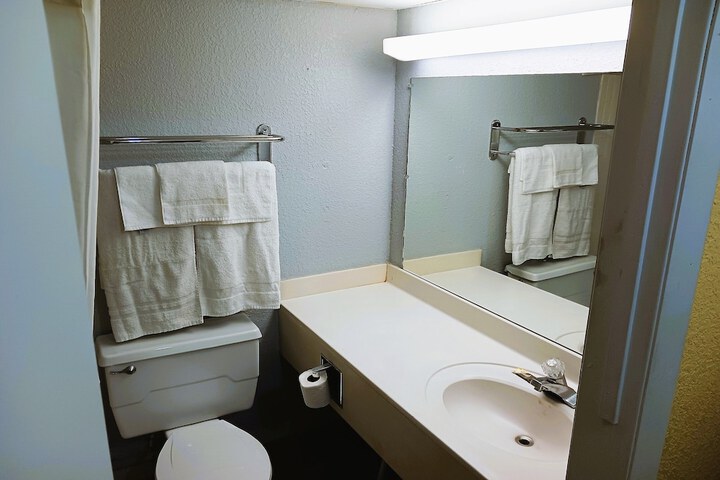 Room 120 of 144